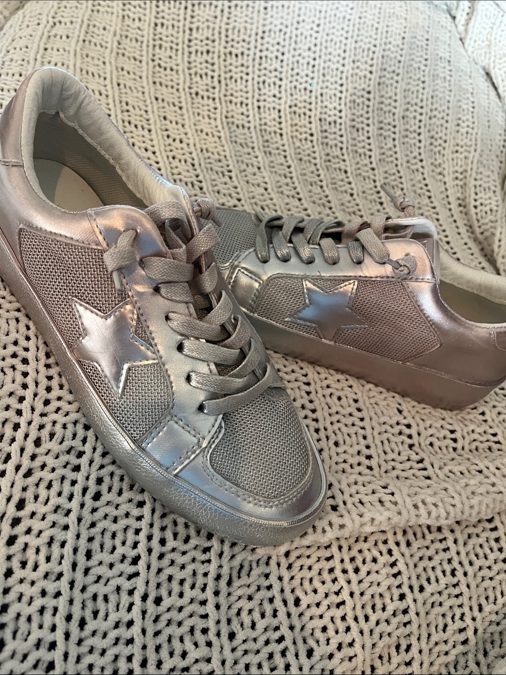 Vintage Havana Silver Star Lace-Up Sneakers